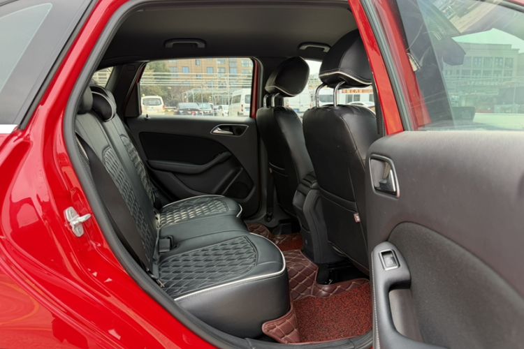 Used Mercedes-Benz B-Class 2017 B 180 Interior 8