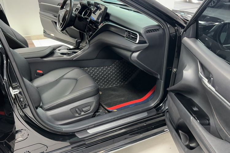 Used Toyota Camry 2023 2.0G Luxury Edition
