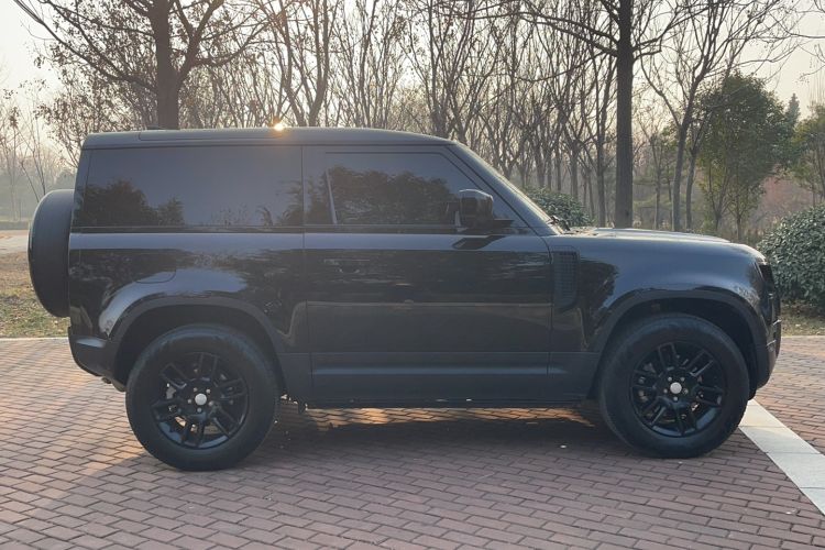 Used Land Rover Defender 2024 90 2.0T P300 S
