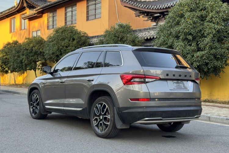 Used Skoda Kodiaq 2019 Facelifted TSI330 7-Seater Two-Wheel-Drive Luxury Enjoyment Edition China VI Standard