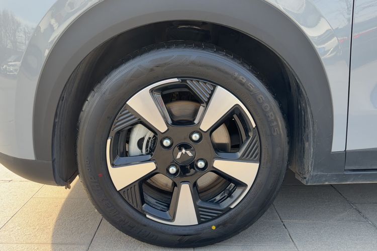 Used Wuling Bingo PLUS 2024 330 km Range Five-Seater Version
