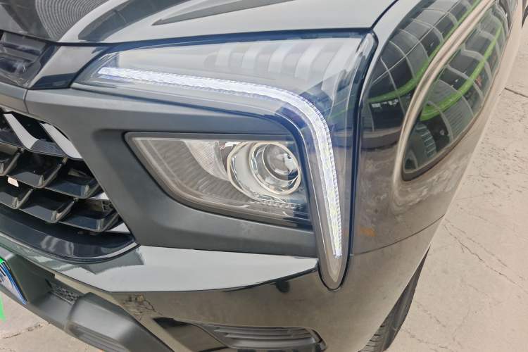 Used Sinotruk BOLDEN 2024 Commercial 2.0T Manual Diesel 4x4 Long Wheelbase Youth Edition