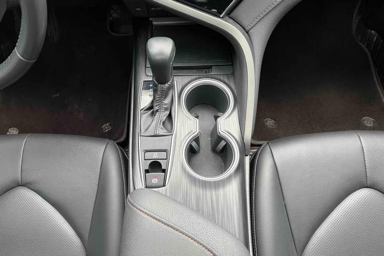 Used Toyota Camry 2023 2.0G Luxury Edition Gear Lever