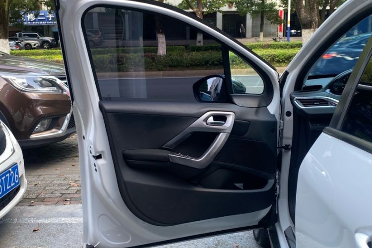 Used Peugeot 2008 2015 1.6L Automatic Playcool Edition