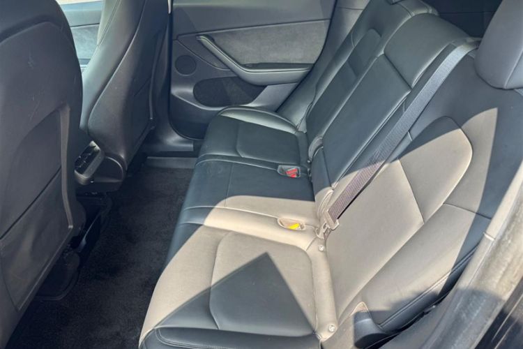 Used Tesla Model Y 2022 Long-Range All-Wheel-Drive Version
