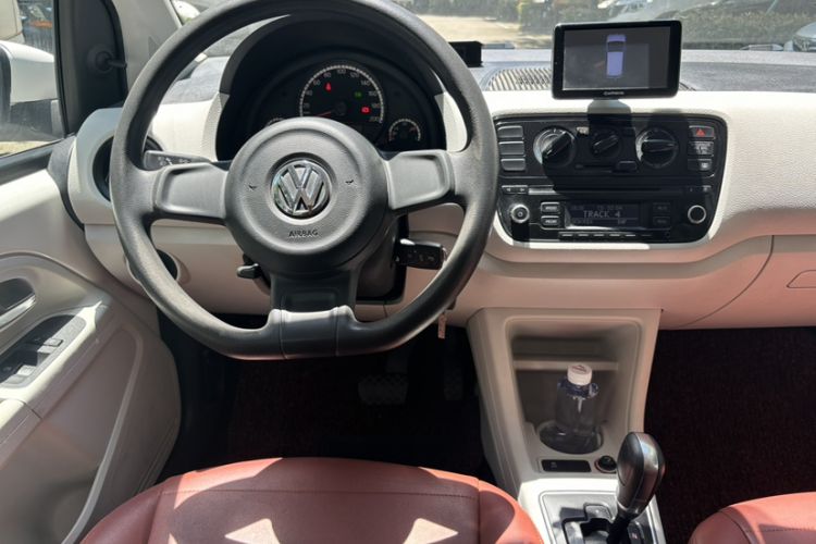 Used Volkswagen up! 2015 1.0L move up!