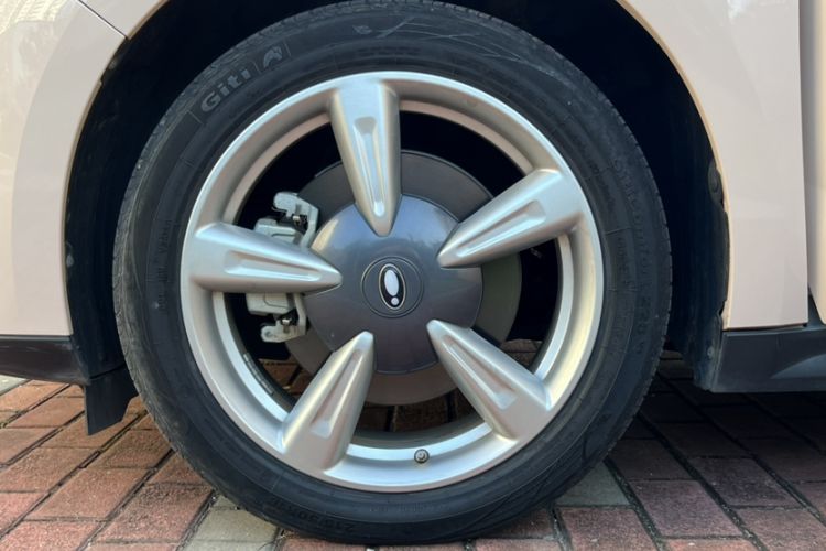 Used ORA Good Cat 2022 Morandi Edition 400km Standard Range Luxury Version Lithium Iron Phosphate
