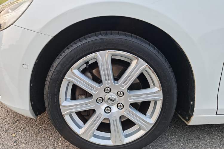 Used Volvo V40 2018 T3 Zhiya Edition
