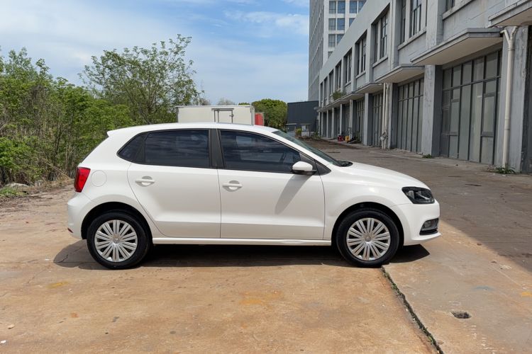 Used Volkswagen Polo 2016 1.6L Automatic Comfort Model