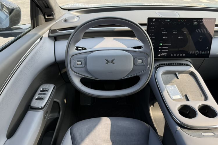 Used XPeng G7 2025 Model—702 Ultra Long Range Steering Wheel