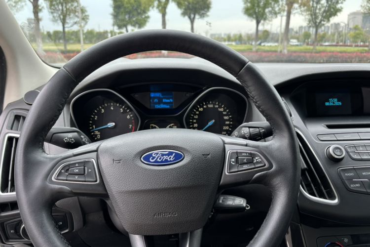 Used Ford Focus 2015 Sedan 1.6L Automatic Trend Model Steering Wheel
