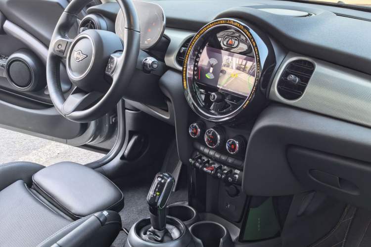 Used MINI MINI 2022 1.5T COOPER Classic Edition