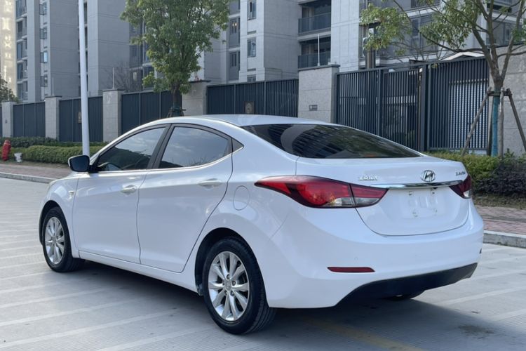Used Hyundai Elantra (5th Generation / Langdong) 2016 1.6L Automatic Smart Version
