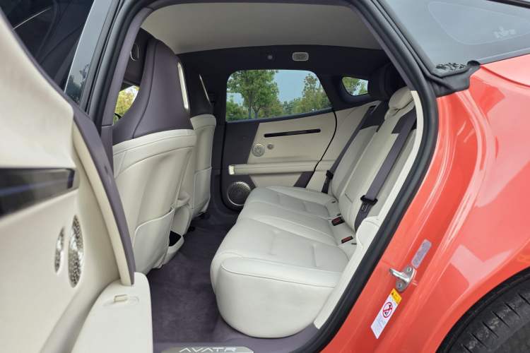 Used Avatr 06 2025 Pro Range-Extended Edition Interior 7
