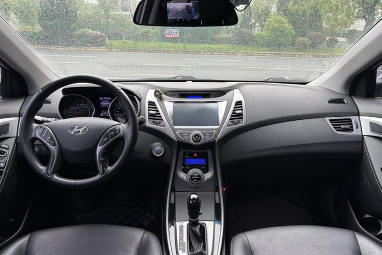 Used Hyundai Elantra (5th Generation / Langdong) 2015 1.6L Automatic Luxury Model