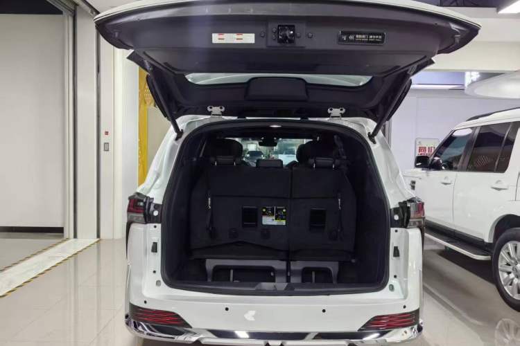 Used Toyota Sienna 2023 2.5L Hybrid Deluxe Edition