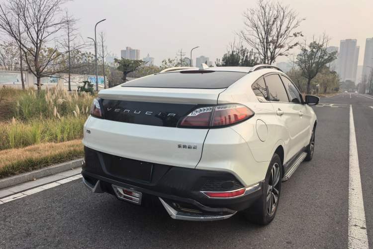 Used Venucia T90 2017 2.0L Manual ZhiShang Edition
