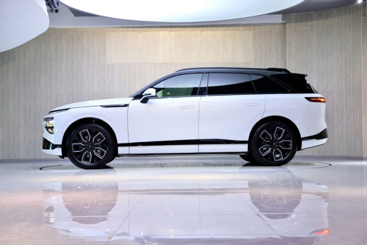 Used XPeng G9 2025 625 Long-Range Max Exterior 5