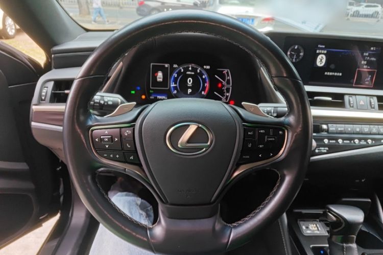 Used Lexus ES 2020 200 Excellence Edition
