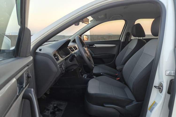 Used Volkswagen Gran Lavida 2013 1.6L Manual Fashion Model