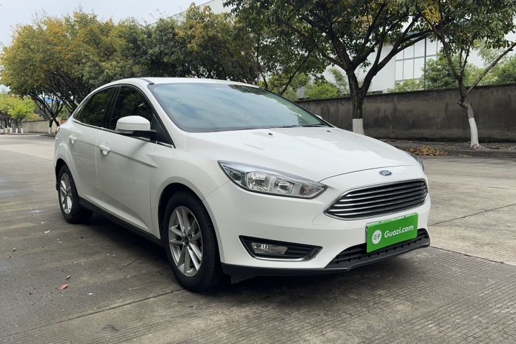 Used Ford Focus 2017 Sedan EcoBoost 180 Automatic Elite Model Exterior 2