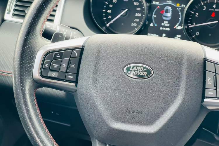 Used Land Rover Discovery Sport 2019 240 PS SE Dynamic Version China VI Standard
