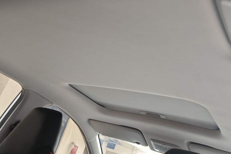 Used Wuling Alvez 2022 1.5T CVT Trendy & Cool Edition
