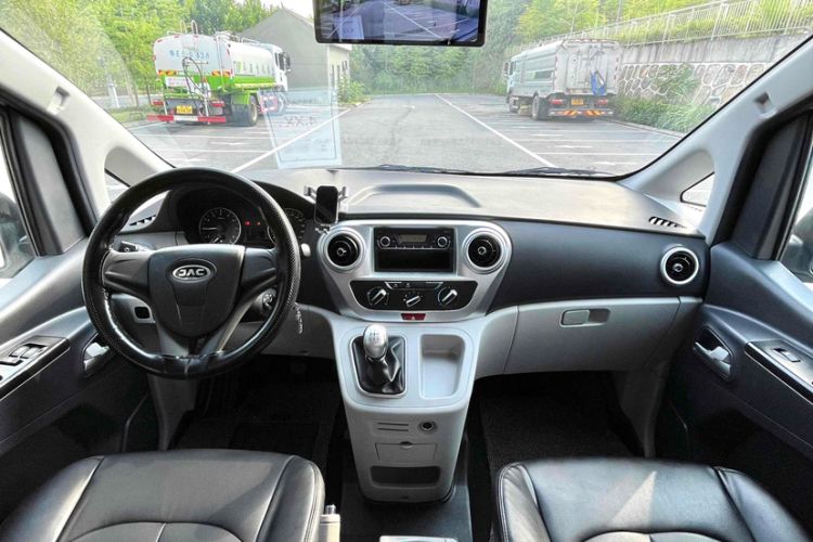 Used JAC Refine M3 2023 1.8L 5-Seater Classic Edition