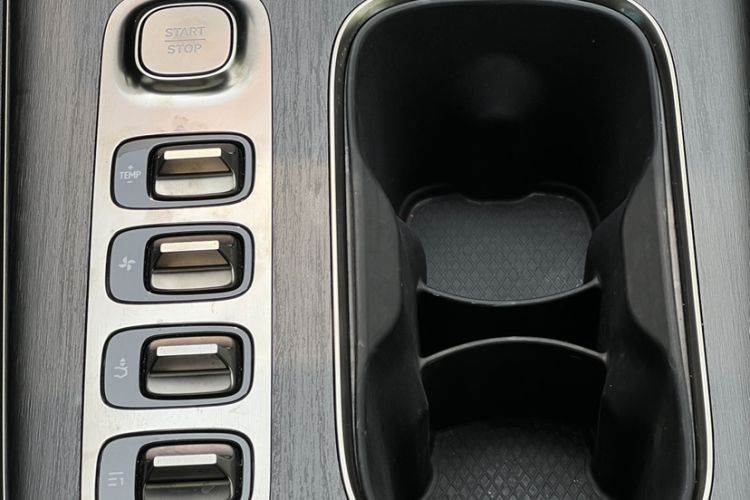 Used Xiaomi Auto SU7 2024 Rear-Drive Ultra-Long Range Advanced Pro-Level Intelligent Driving Version Interior 6