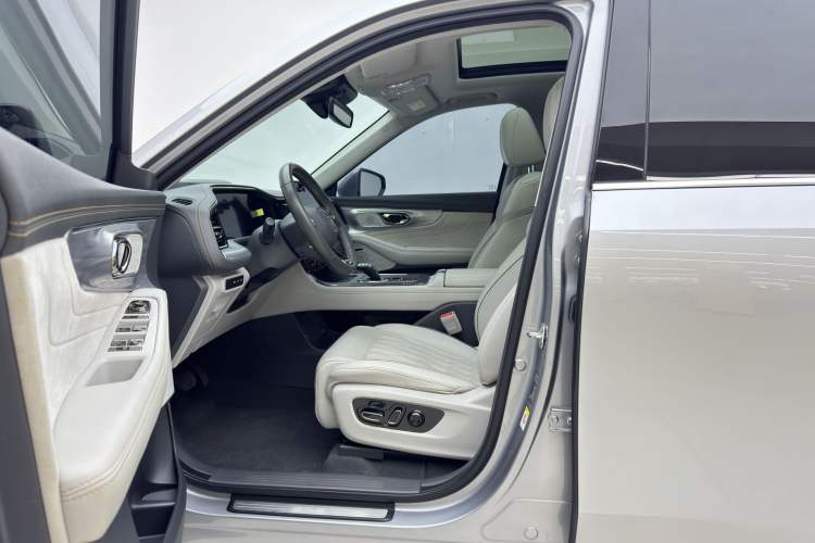 Used GAC Trumpchi GS8 2022 Dual-Engine Series 2.0TM Two-Wheel Drive Prestige Edition (7 Seats) Interior 6