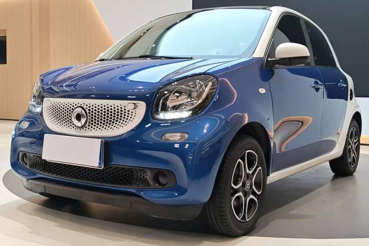 Used smart forfour 2018 0.9T 66 kW Pioneer Edition