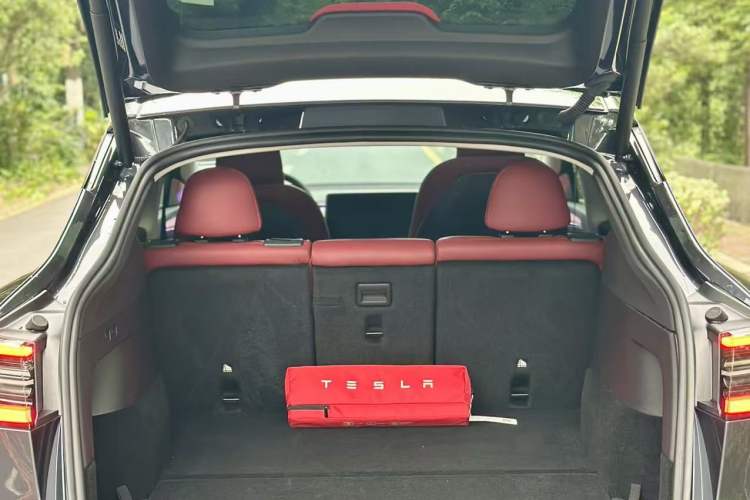 Used Tesla Model Y 2024 Rear-Wheel-Drive Version Trunk