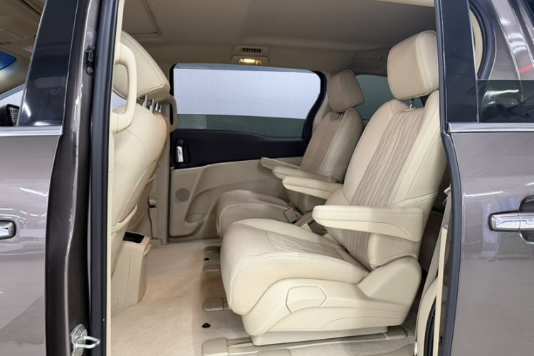 Used Buick GL8 2023 Facelifted Land Cruiser Executive Luxury Version Interior 5