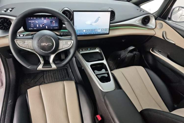 Used BYD Dolphin 2025 Intelligent Driving Version 410 km Fashion Edition