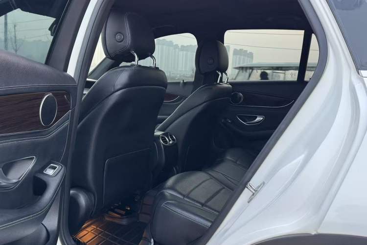 Used Mercedes-Benz GLC 2017 GLC 260 4MATIC Luxury Model