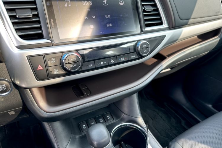 Used Toyota Highlander 2018 2.0T Four-Wheel Drive Prestige Version 7 Seats China VI Standard