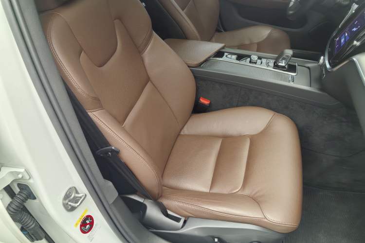 Used Volvo S60 2022 B4 Zhiyi Luxury Edition
