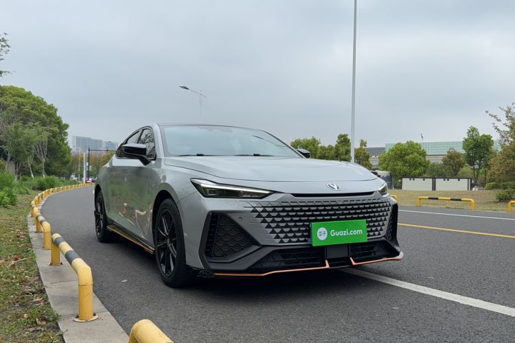 Used CHANGAN UNI-V 2022 2.0T Leading-Speed Edition Exterior 3