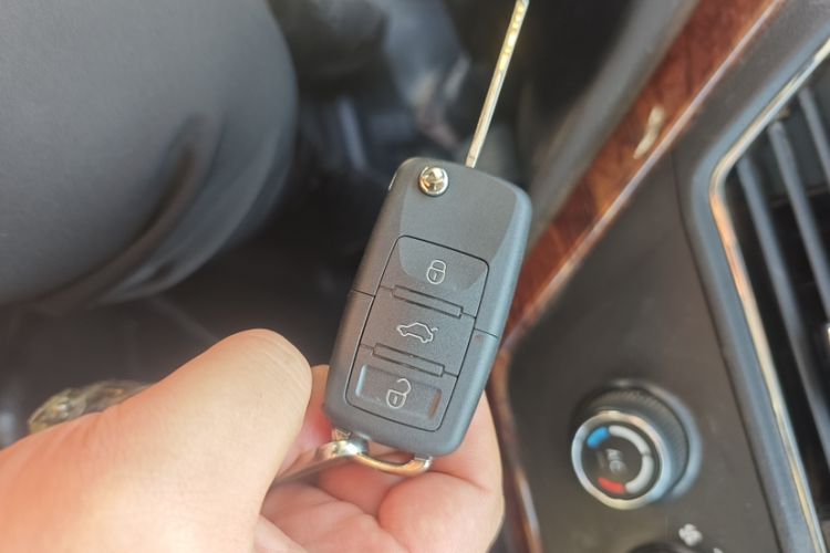 Used Kuayue Kuayue Zhe D5 2021 1.6L Standard Edition Double-Cab Flatbed with Dual Rear Wheels 3050mm Cargo Bed DAM16KL
