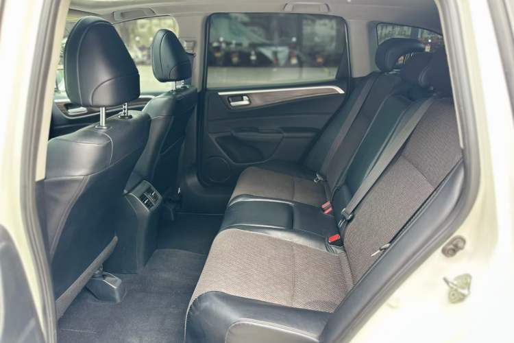 Used Honda Jade 2017 1.8L automatic Comfort version 5 seats
