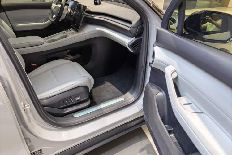 Used Nio ES6 2024 75 kWh Interior 5