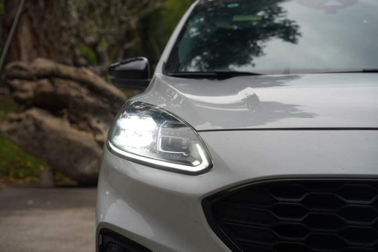 Used Ford Escape 2023 EcoBoost 245 Four-Wheel Drive ST-LINE Pro Trim