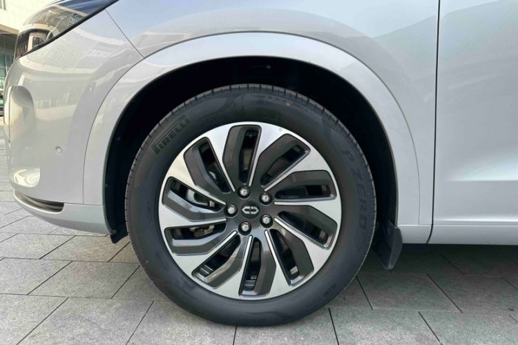 Used Hima AITO M7 2024 1.5T Rear-Drive Plus Version 5 Seats
