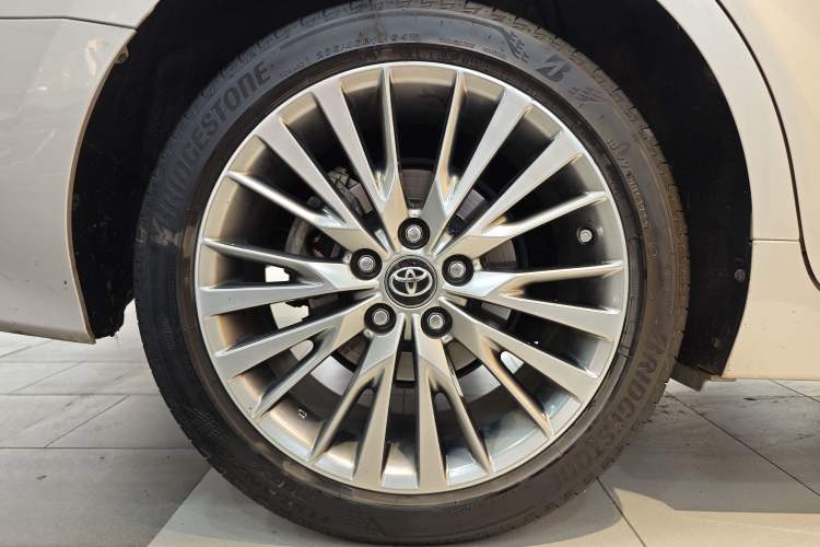 Used Toyota Camry 2019 Dual-Engine 2.5 HG Luxury Edition China VI Standard
