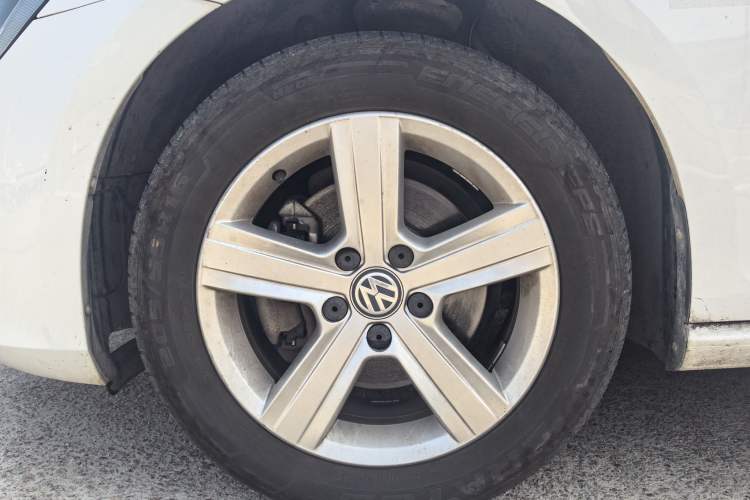 Used Volkswagen Golf 2016 1.6L Automatic Comfort Model Exterior 8