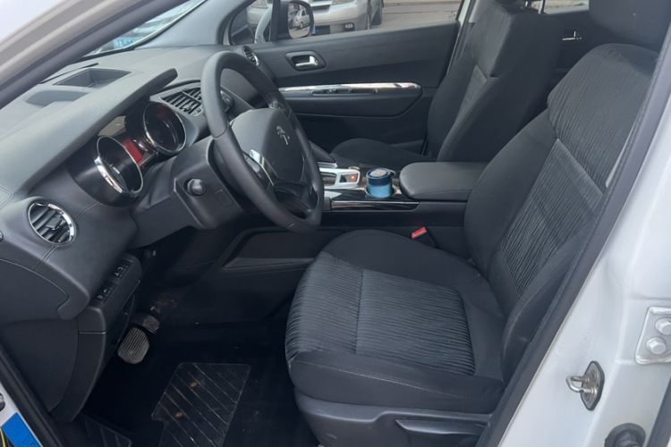 Used Peugeot 3008 2015 2.0L Automatic Classic Edition