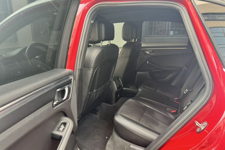 Used Porsche Macan 2017 Macan 2.0T Interior 1