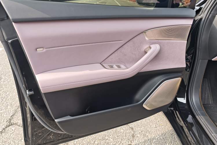 Used ONVO L60 2024 60 kWh Rear-Drive Version
