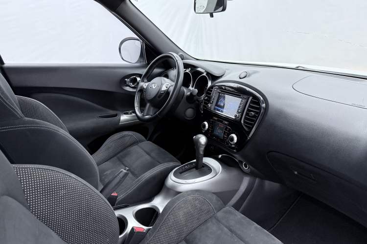 Used Infiniti ESQ 2014 1.6L Spontaneous Edition
