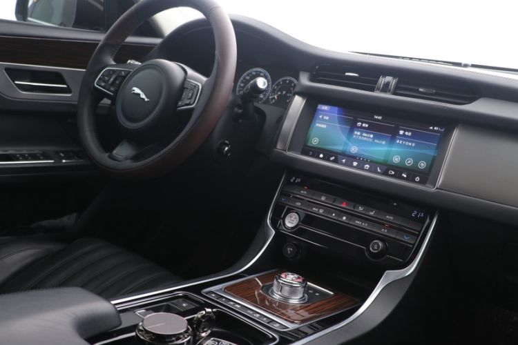 Used Jaguar XFL 2017 XFL 2.0T 240PS Luxury Edition
